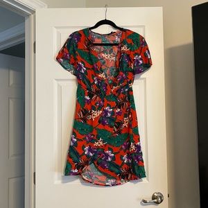 V-neck Floral print flowy dress